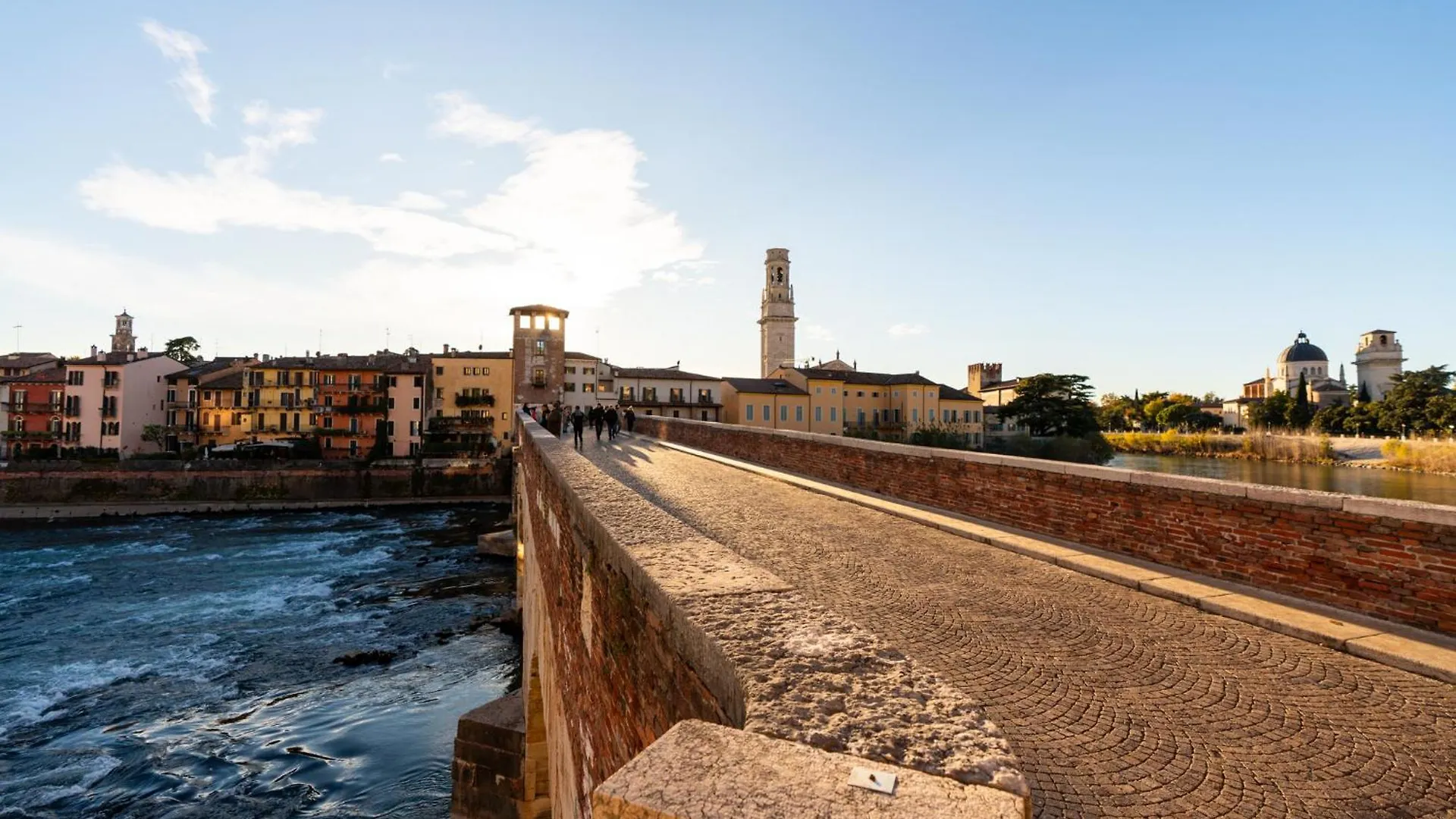 Bed and Breakfast La Finestra Sul Ponte By Postcardsfrom Verona Itálie
