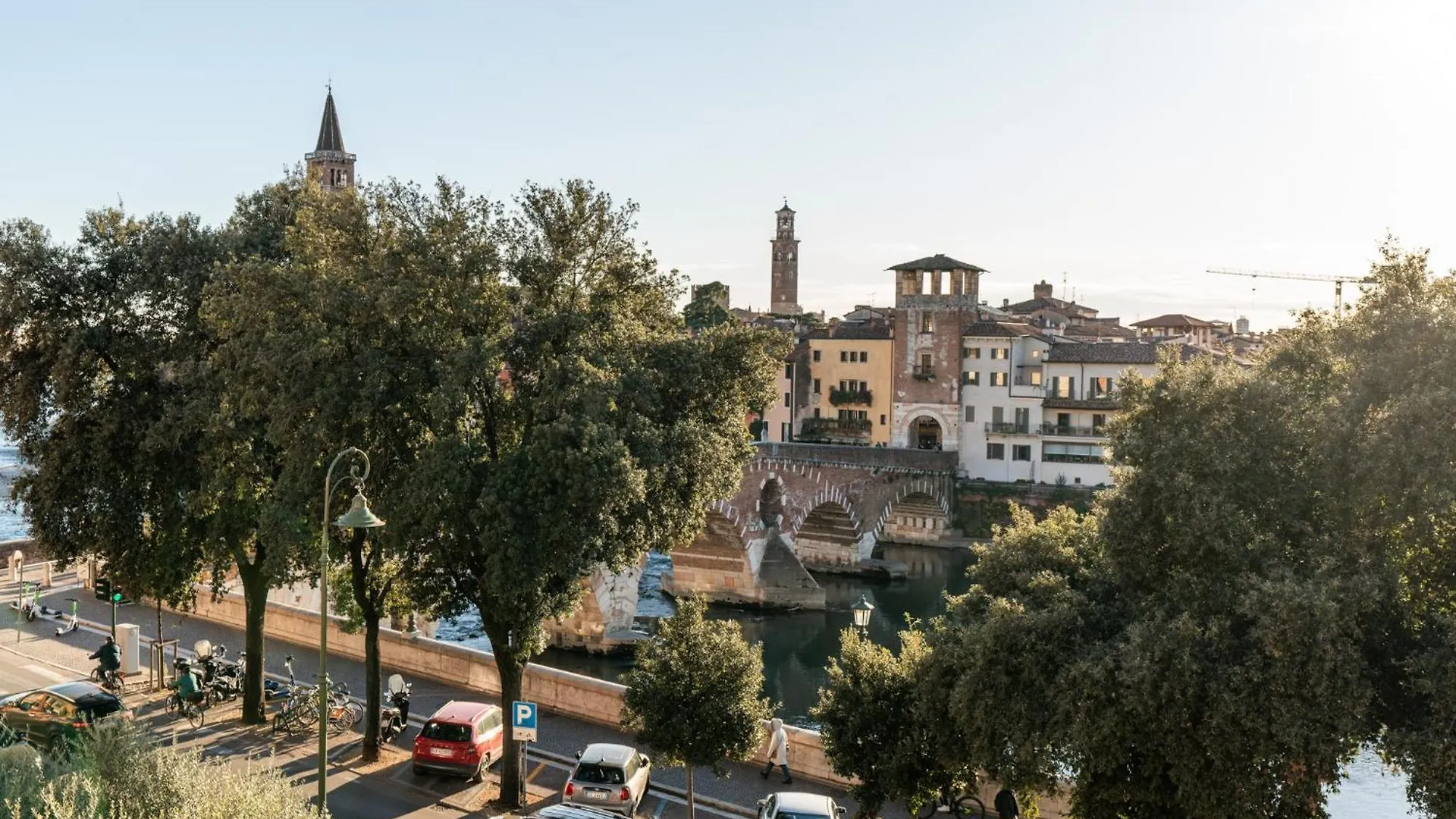 Bed and Breakfast La Finestra Sul Ponte By Postcardsfrom Verona 2*,