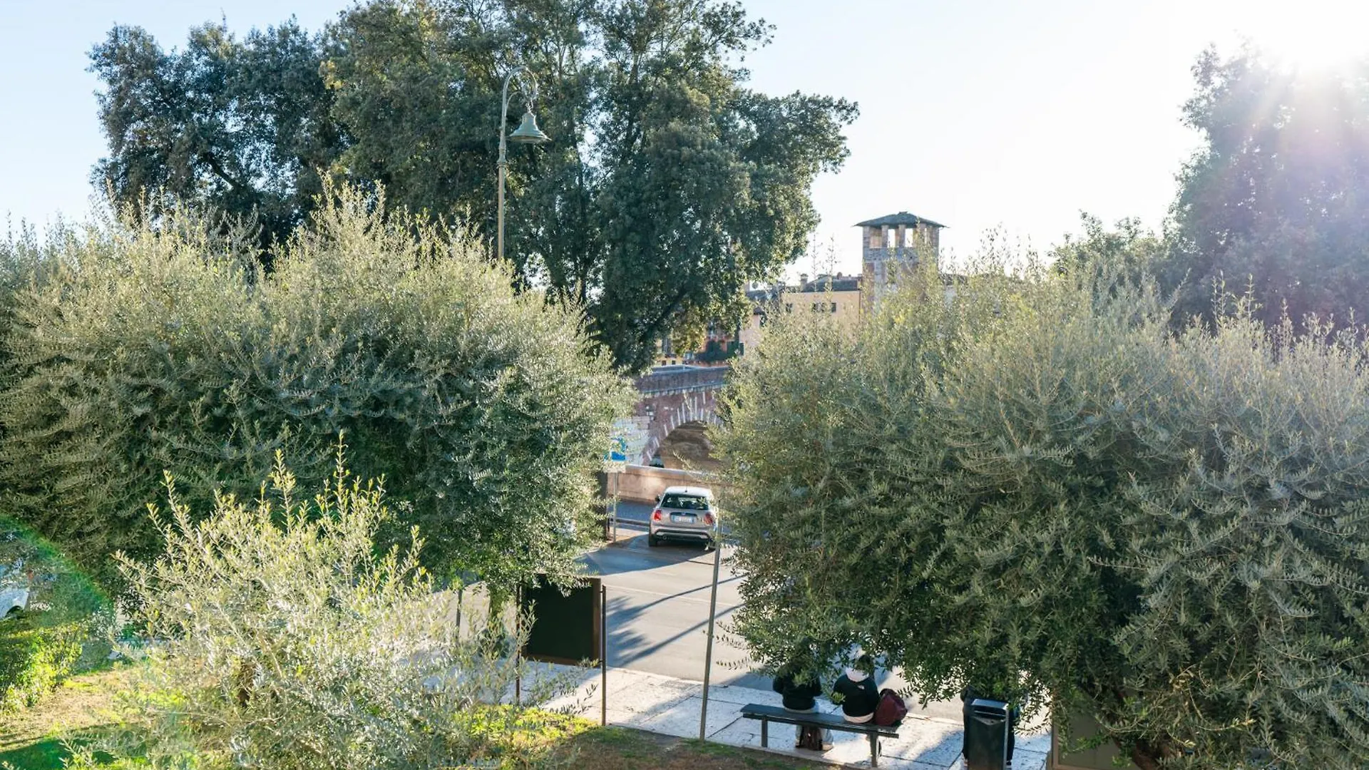 La Finestra Sul Ponte By Postcardsfrom Bed & Breakfast Verona