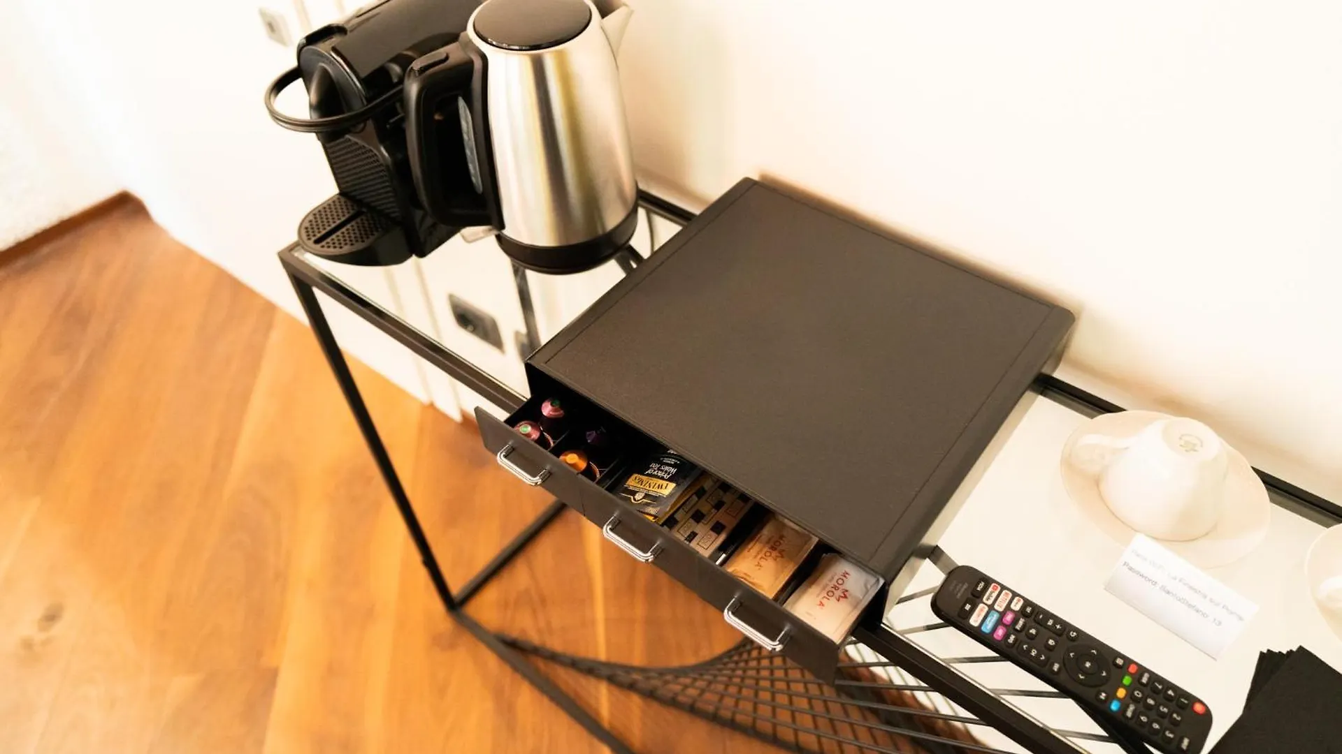 La Finestra Sul Ponte By Postcardsfrom Bed & Breakfast Verona