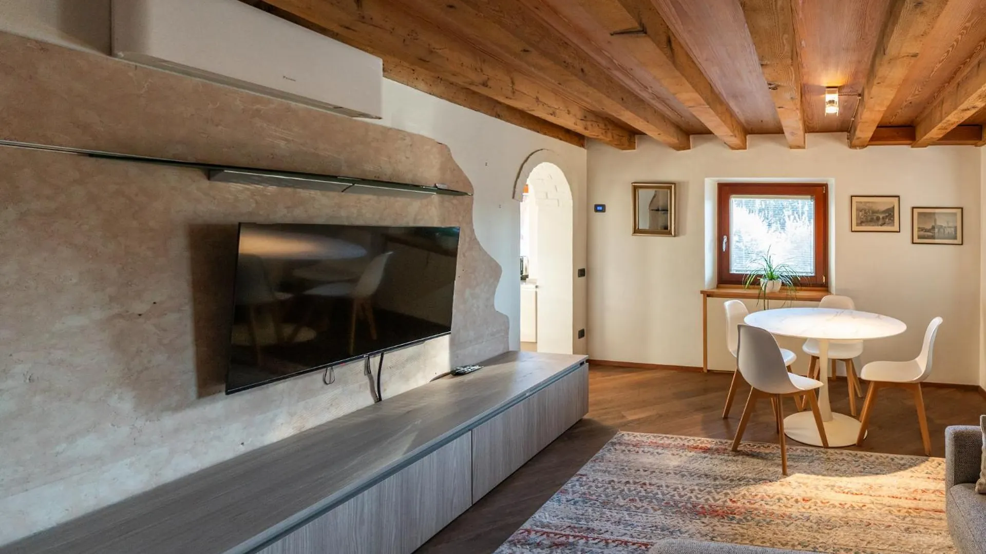 Bed and Breakfast La Finestra Sul Ponte By Postcardsfrom Verona