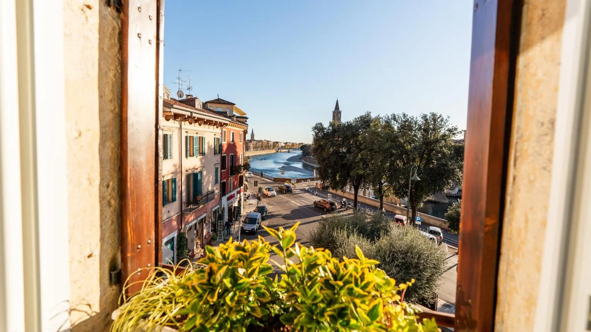 Bed and Breakfast La Finestra Sul Ponte By Postcardsfrom Verona