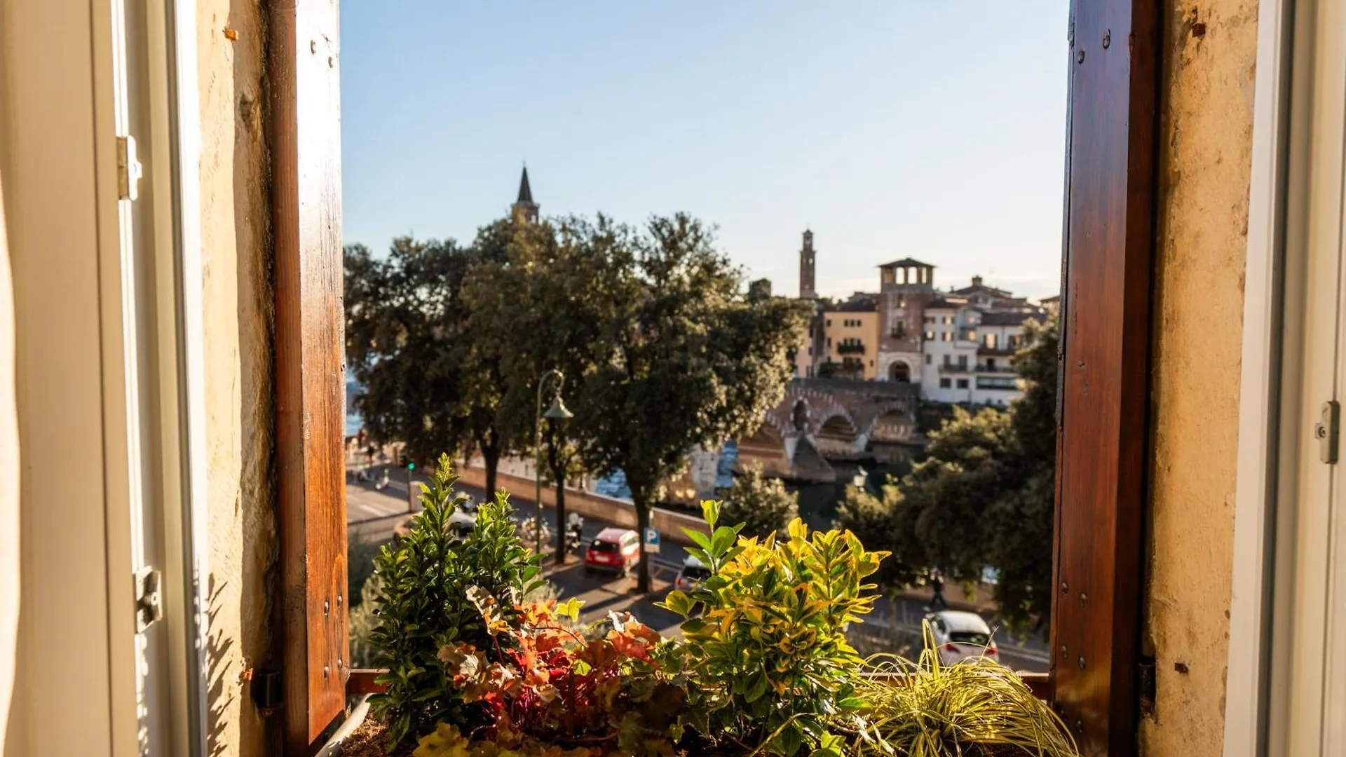 Bed and Breakfast La Finestra Sul Ponte By Postcardsfrom Verona