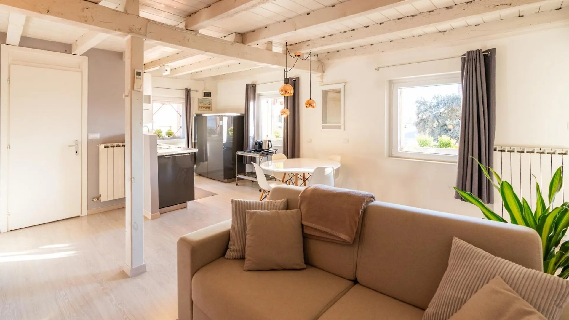 Bed and Breakfast La Finestra Sul Ponte By Postcardsfrom Verona