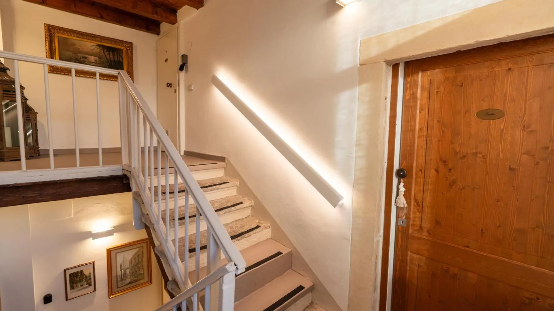 Bed and Breakfast La Finestra Sul Ponte By Postcardsfrom Verona 2*,