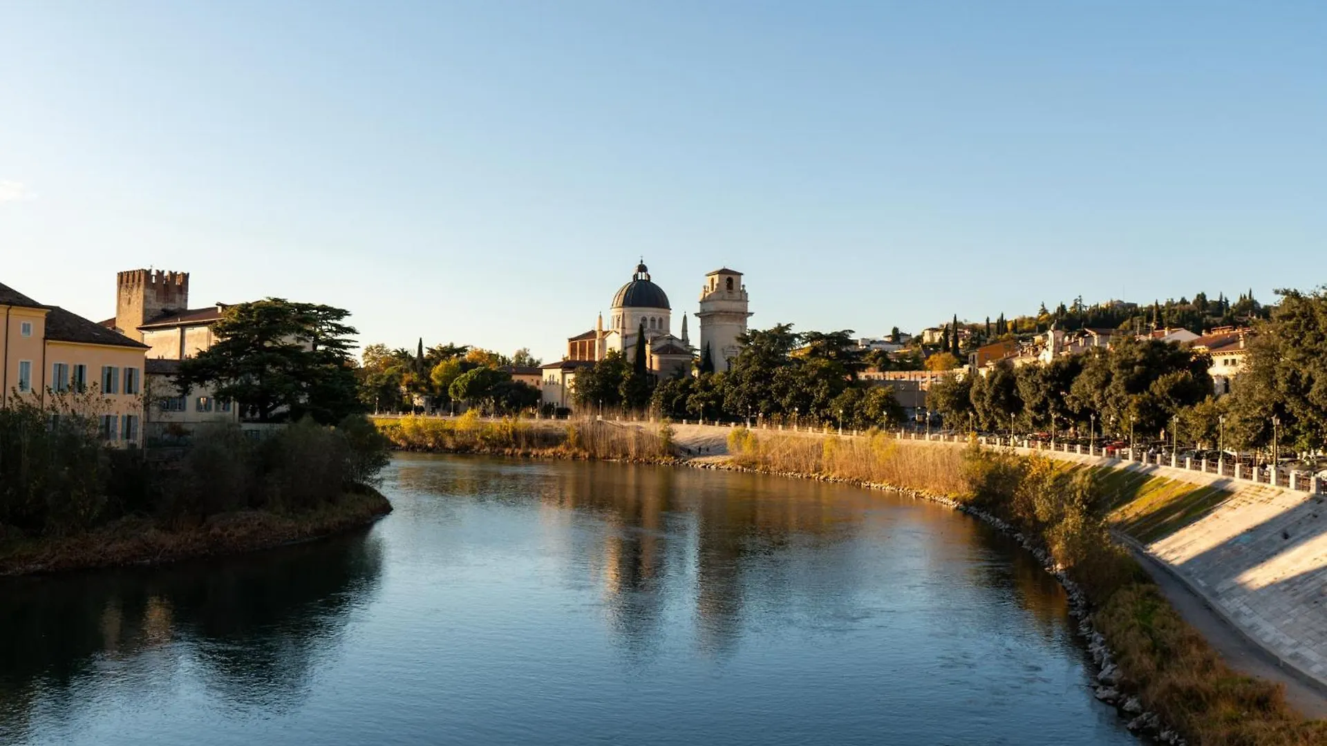 Bed and Breakfast La Finestra Sul Ponte By Postcardsfrom Verona